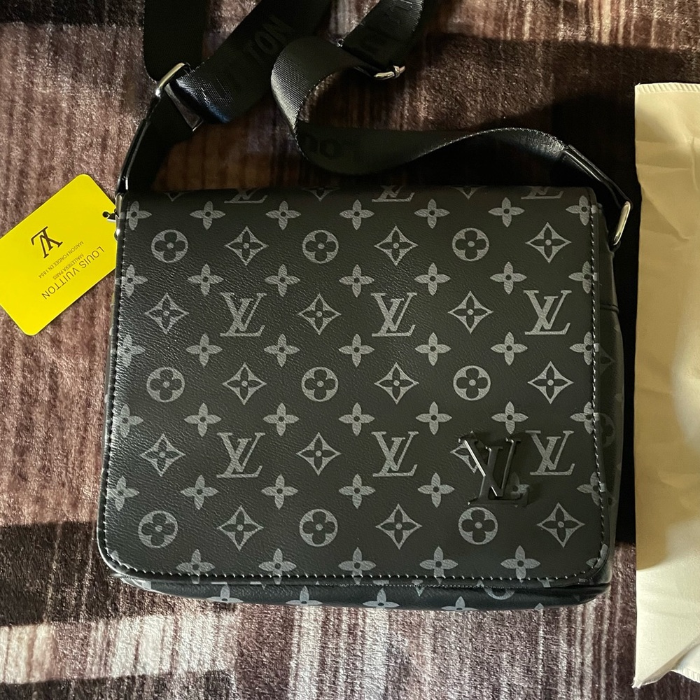Louis Vuitton Gray Onyx Monogram Messenger Bag